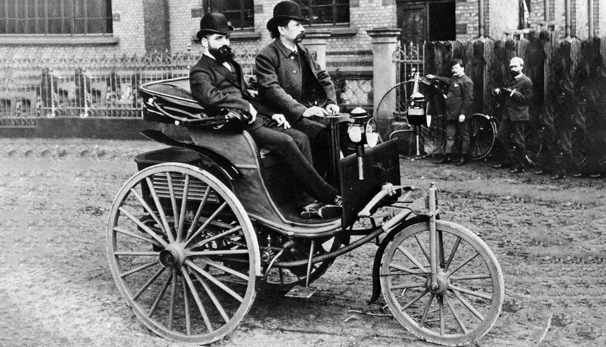 Karl Benz first car in 1885